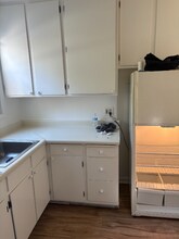 1041 Kedith St in Belmont, CA - Foto de edificio - Building Photo