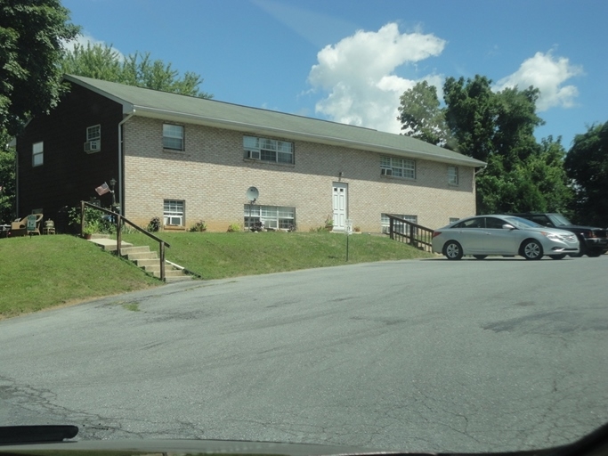 Swatara Creek Apartments in Hummelstown, PA - Foto de edificio