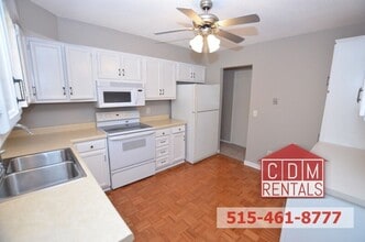 203 NW 3rd St in Grimes, IA - Building Photo - Building Photo