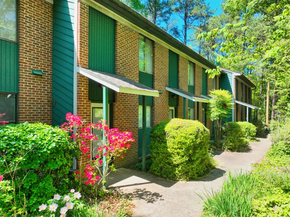 609 Hillsborough St in Chapel Hill, NC - Building Photo