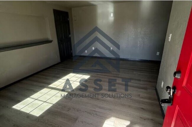 129 SE 52nd St in Oklahoma City, OK - Foto de edificio - Building Photo