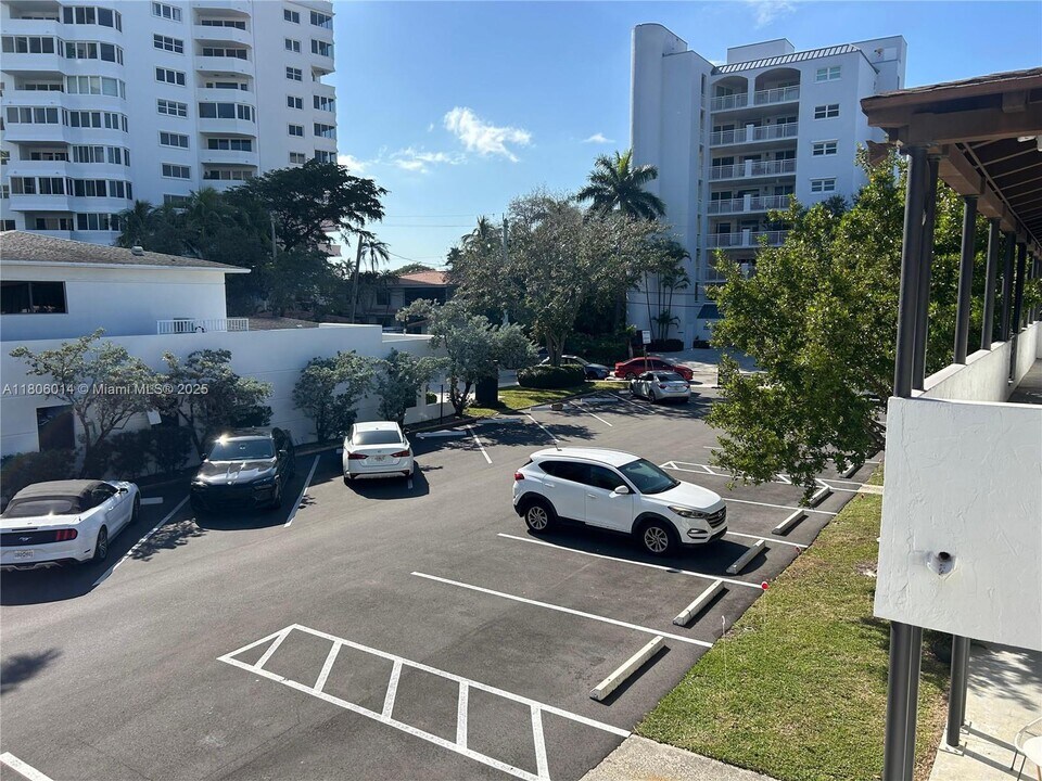300 Sunset Dr in Fort Lauderdale, FL - Foto de edificio