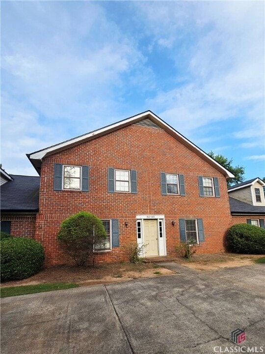 504 Huntington Road in Athens, GA - Building Photo