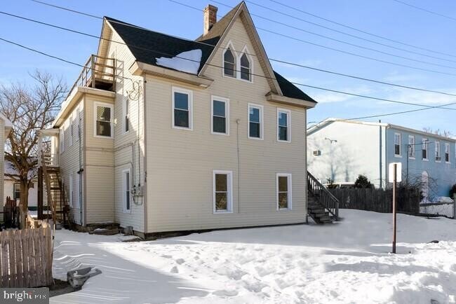 property at 126 S 4th St