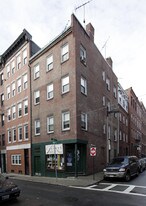 4 Hull St in Boston, MA - Building Photo