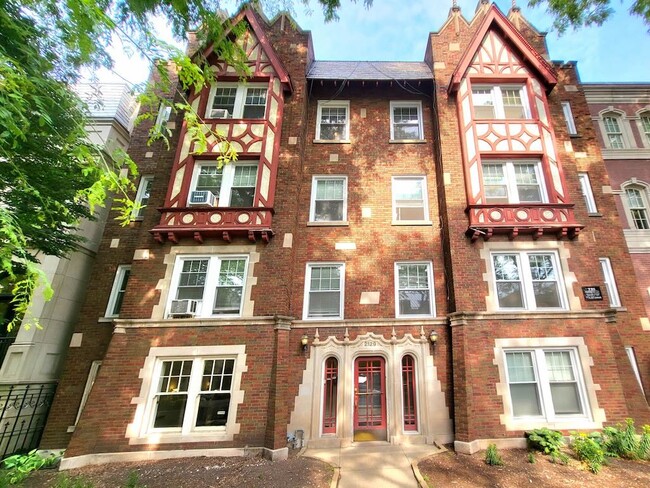 property at 2129 N Dayton