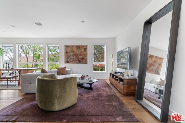 1902 Liberty Ct in Los Angeles, CA - Building Photo - Building Photo