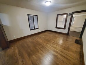 2726 Des Moines St in Des Moines, IA - Building Photo - Building Photo