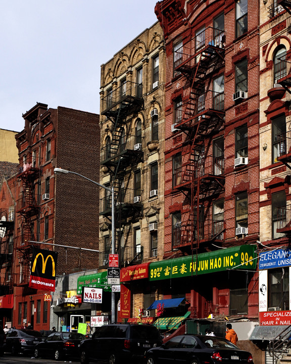 215 Madison St in New York, NY - Foto de edificio