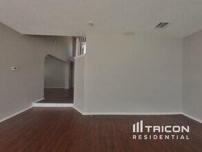 8035 Dove Trail Dr in San Antonio, TX - Building Photo - Building Photo