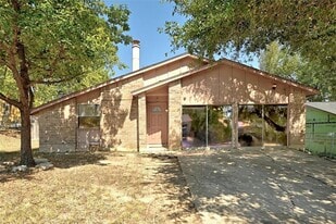 3312 Plantation Rd in Austin, TX - Building Photo
