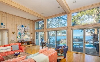 11 Ingall's Rd in East Hampton, NY - Building Photo - Building Photo