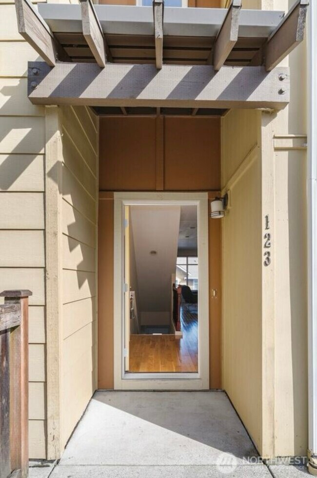 123 Sky Ridge Rd NW in Issaquah, WA - Building Photo - Building Photo