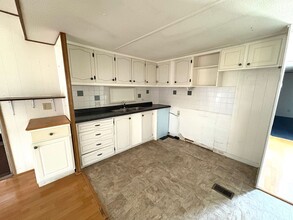 717 49th Ave Dr W in Bradenton, FL - Building Photo - Building Photo