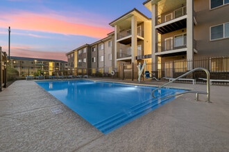 Unity at Glendale in Glendale, AZ - Foto de edificio - Building Photo