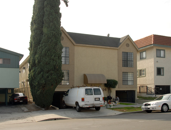 4826 Rosewood Ave in Los Angeles, CA - Building Photo - Building Photo