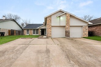 10164 Inwood Hollow Ln in Houston, TX - Building Photo - Building Photo