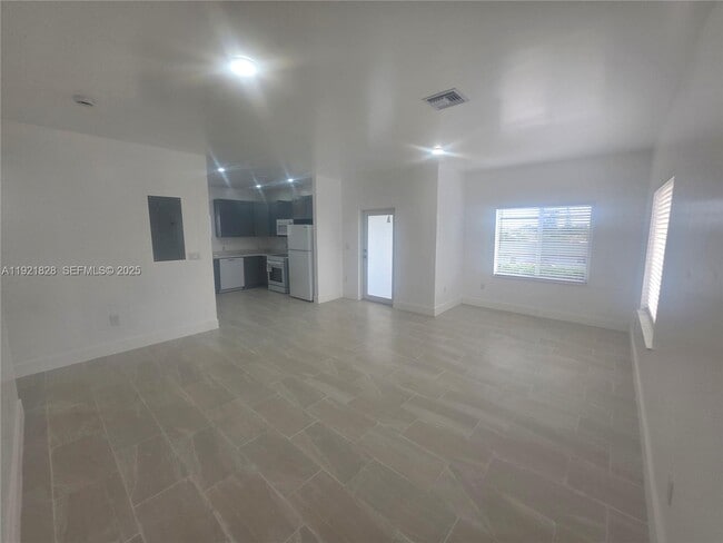 21210 SW 119th Ave in Miami, FL - Building Photo - Building Photo