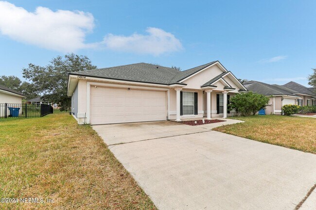 14018 Fish Eagle Dr E in Jacksonville, FL - Building Photo - Building Photo