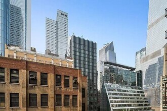 430 W 34th St. in New York, NY - Building Photo - Building Photo