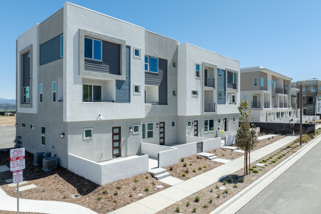 Solaire at Valencia -Lennar in Valencia, CA - Building Photo