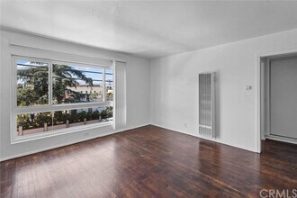 4733 Lexington Ave in Los Angeles, CA - Building Photo - Building Photo