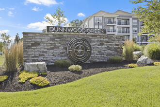 Dunnwood Green in Pittsford, NY - Building Photo - Building Photo