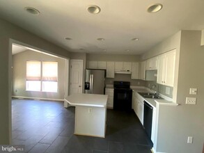 19958 Fieldgrass Square in Ashburn, VA - Building Photo - Building Photo