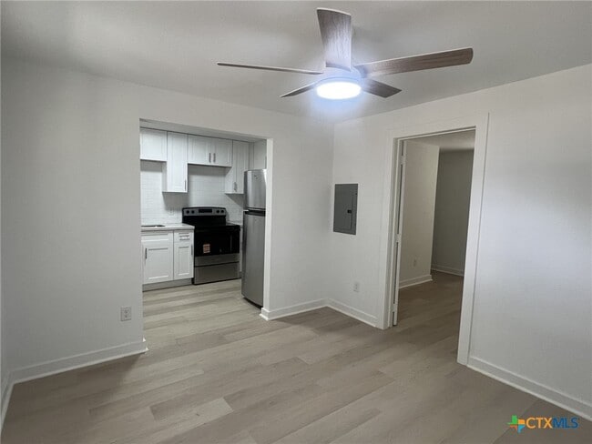 201 Lowery Dr in Port Lavaca, TX - Building Photo - Building Photo
