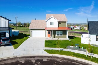 2310 Expedition Ct in Great Falls, MT - Building Photo - Building Photo