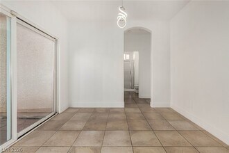 10231 Bare Rabbit Ct in Las Vegas, NV - Building Photo - Building Photo