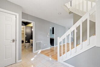 1105 Ridgefield Cir in Clinton, MA - Building Photo - Building Photo