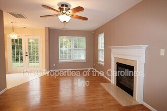 400 Riverfront Pkwy in Mount Holly, NC - Building Photo - Building Photo