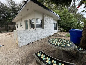 5306 NW 18th Ave in Miami, FL - Building Photo - Building Photo