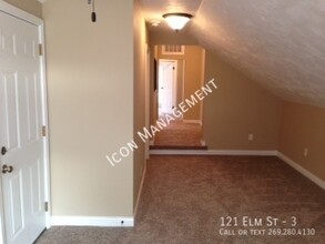 121 Elm St in Kalamazoo, MI - Building Photo - Building Photo