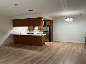 17200 Newhope St in Fountain Valley, CA - Building Photo