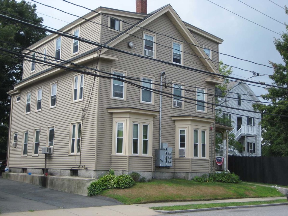 8 Richardson St in Wakefield, MA - Foto de edificio