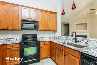 1918 Sugarbush Dr in Charlotte, NC - Foto de edificio - Building Photo