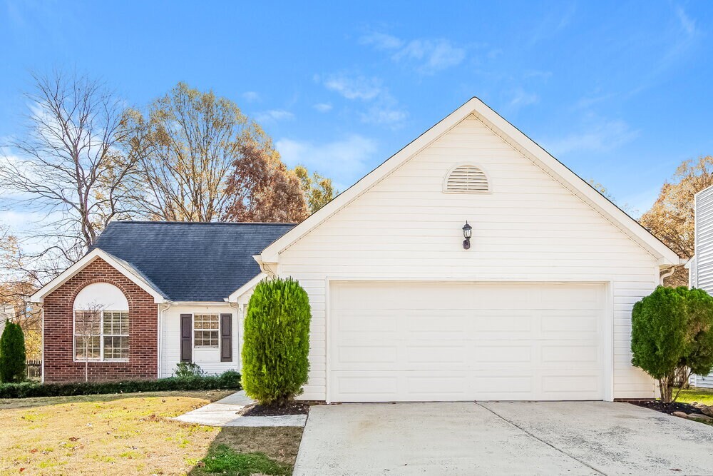 2222 Sloan Dr in Charlotte, NC - Building Photo
