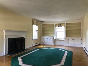 37 Wildon Rd in Wellesley, MA - Building Photo - Building Photo