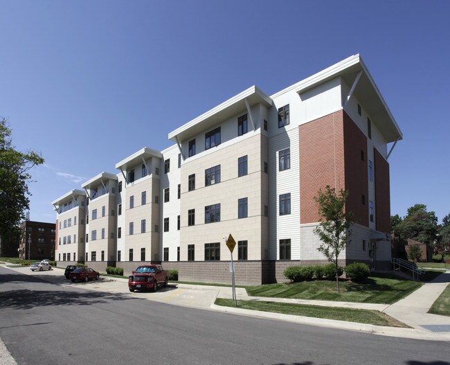 Drake West Village in Des Moines, IA - Building Photo - Building Photo