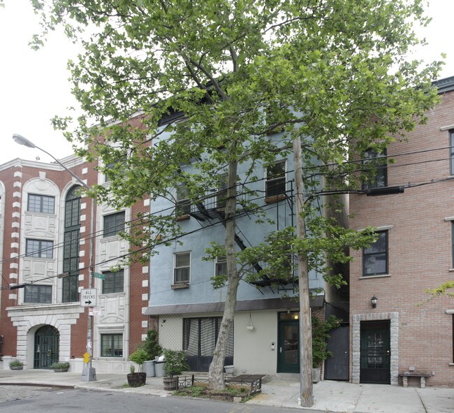 87 Hudson Ave in Brooklyn, NY - Building Photo - Building Photo