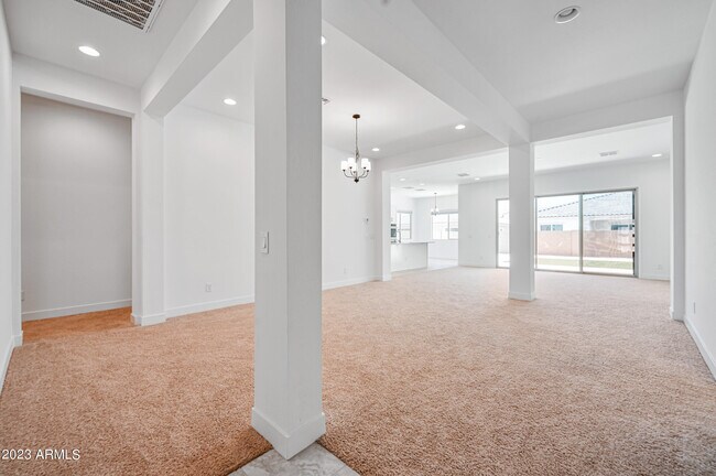 8725 W Wagon Wheel Dr in Glendale, AZ - Building Photo - Building Photo