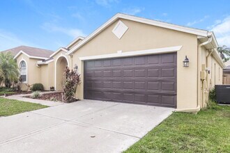 1837 Tangledvine Dr in Zephyrhills, FL - Building Photo - Building Photo