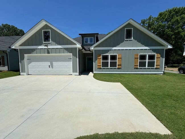 property at 263 Dugger Dr NE