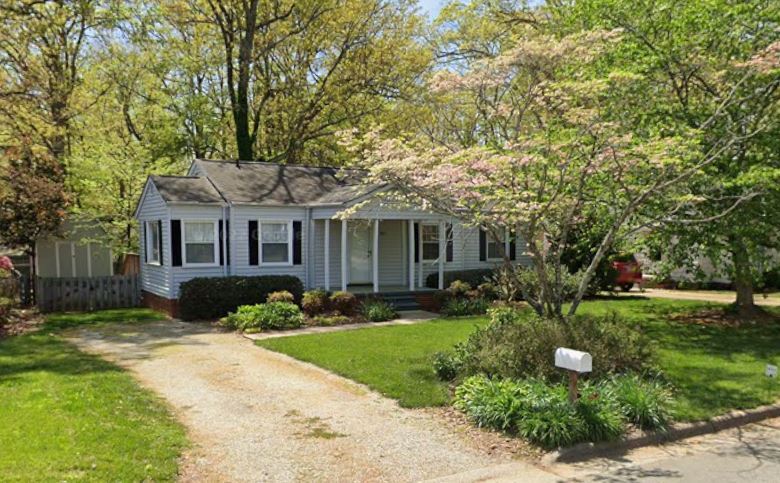 2727 Stratford Dr in Greensboro, NC - Building Photo