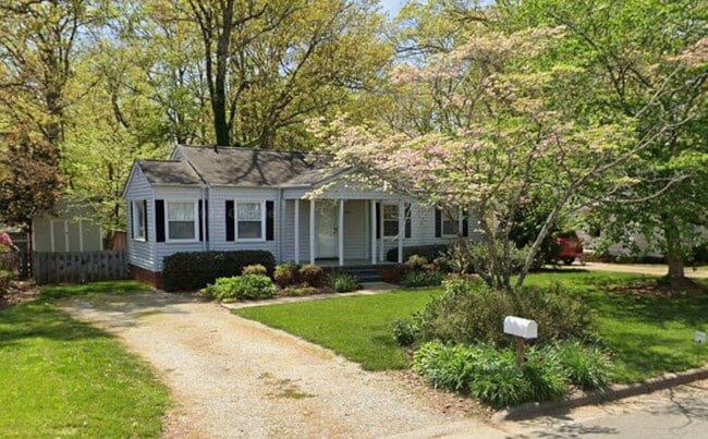 property at 2727 Stratford Dr