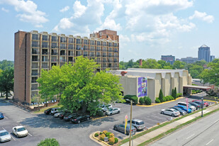 District at West Market Student Housing Apartments