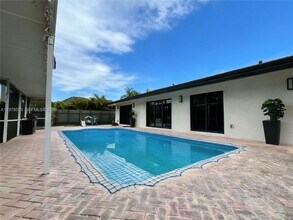 11104 SW 139th Ct in Miami, FL - Building Photo - Building Photo