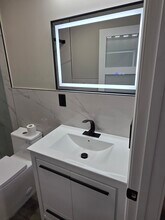 6515 Keokuk Ave, Unit ADU in Winnetka, CA - Foto de edificio - Building Photo